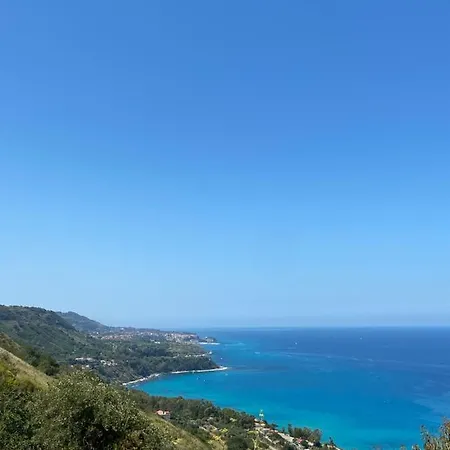Asia * Mandaradoni